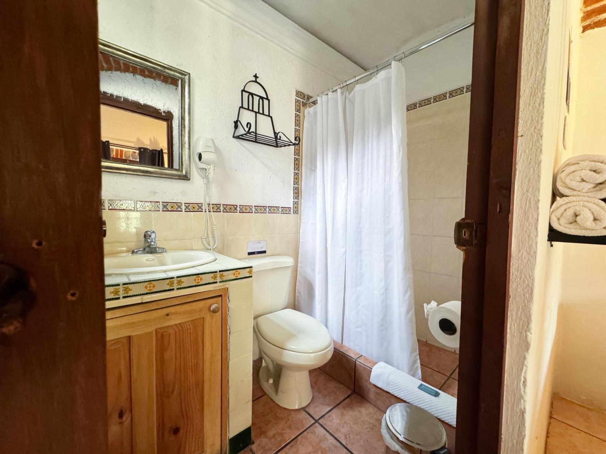 Hotel Cacique Real أنتيغوا غواتيمالا الغرفة الصورة